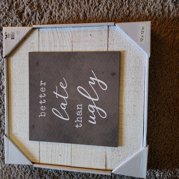 Wall decor - Picture 1 of 2